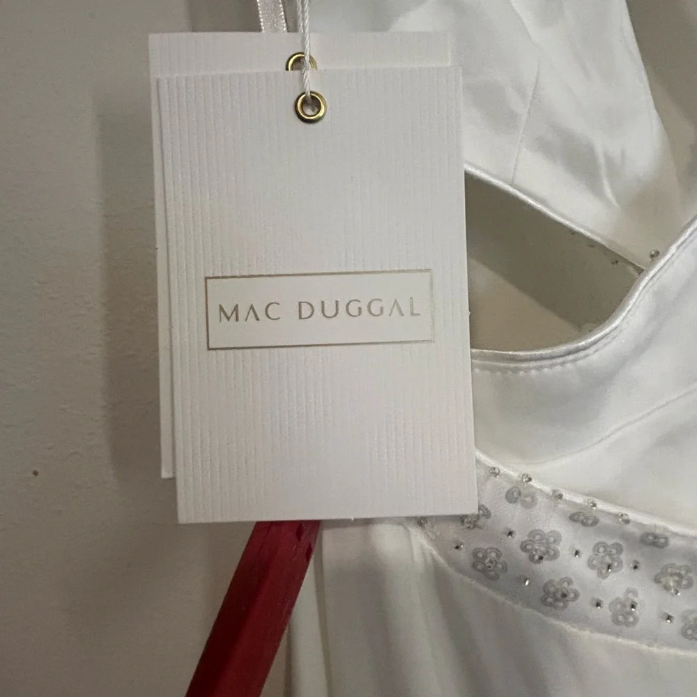 NWT Mac Duggal White Sequined Criss Cross Bodice Gown - Picture 7 of 8